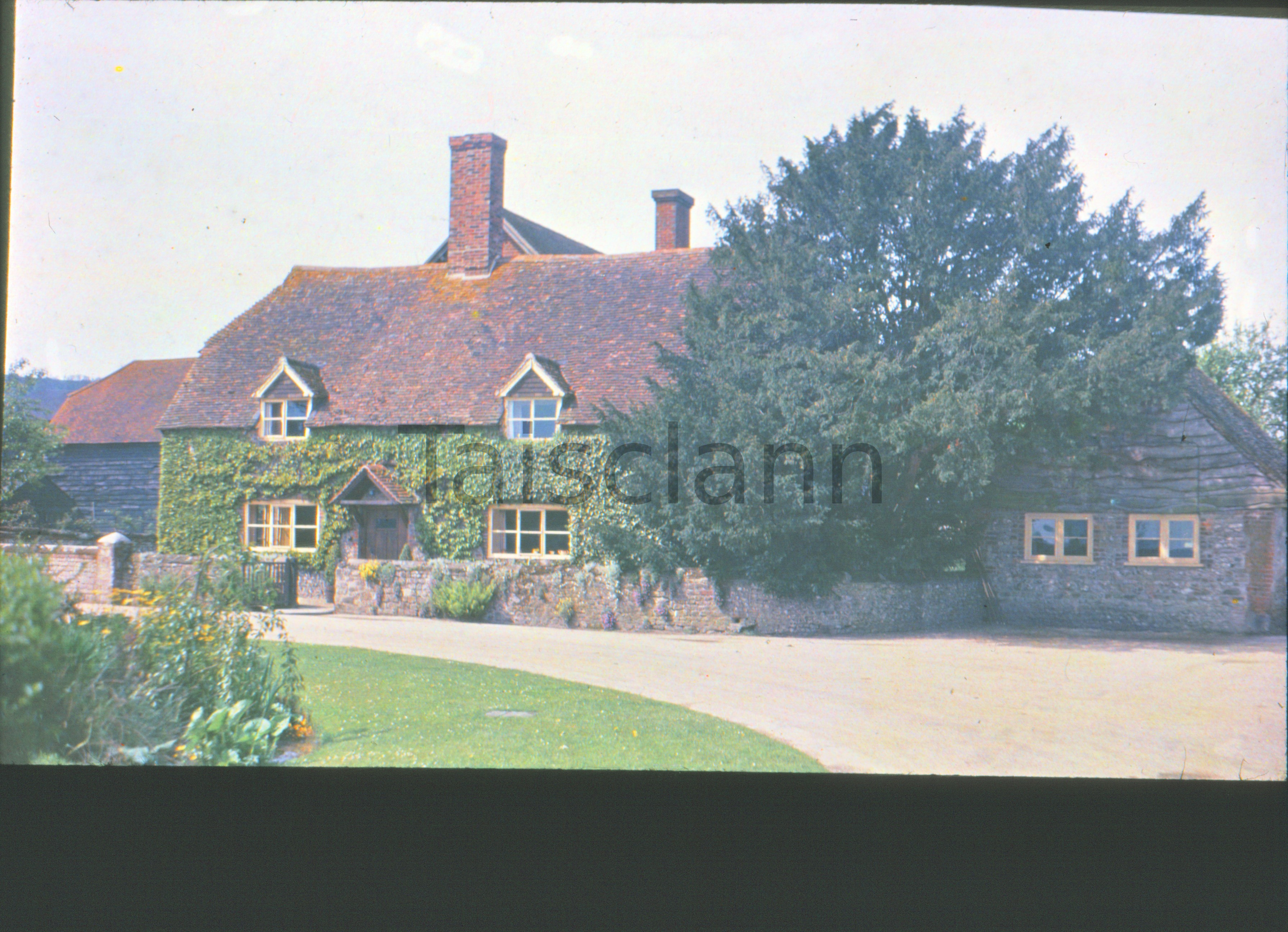 House - somewhere in England ?